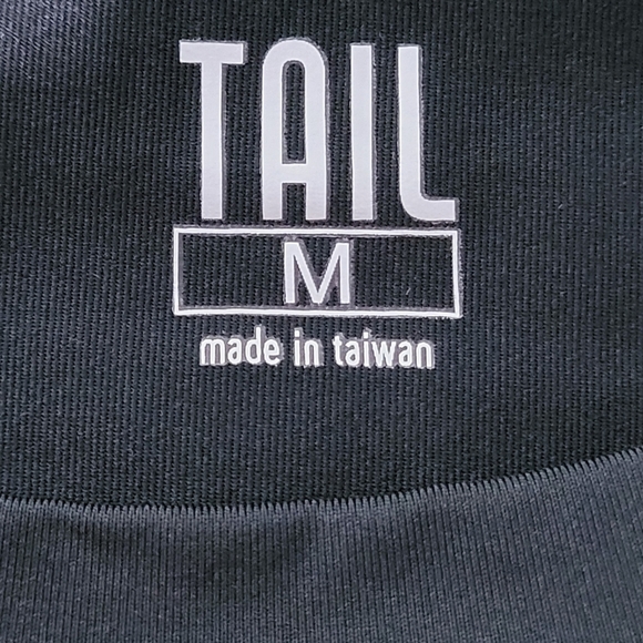 Tail Activewear Sasha Long Sleeve Black Crop Top Size Medium NWT - Picture 8 of 10